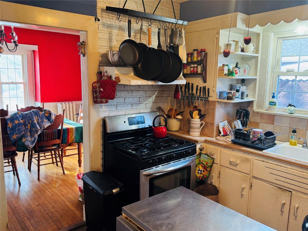 6 of 16 - 2923 Carnation Avenue, Baldwin Harbor, NY