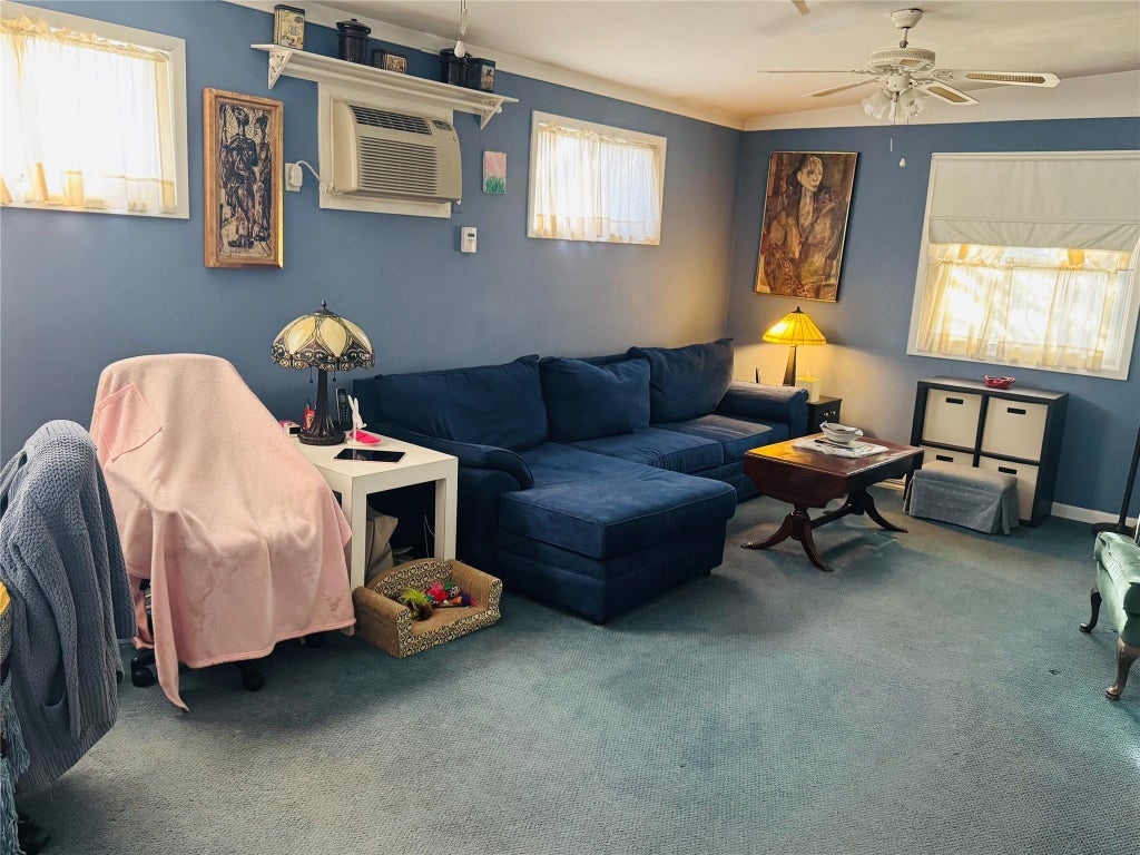 8 of 16 - 2923 Carnation Avenue, Baldwin Harbor, NY