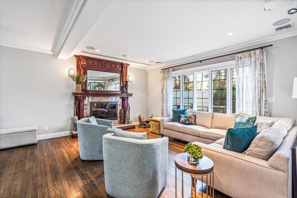12 of 37 - 875 Catalpa Drive, Franklin Square, NY