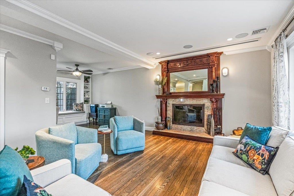 17 of 37 - 875 Catalpa Drive, Franklin Square, NY