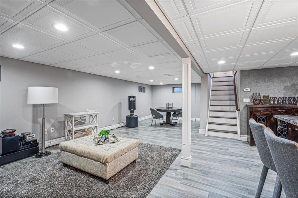 23 of 37 - 875 Catalpa Drive, Franklin Square, NY