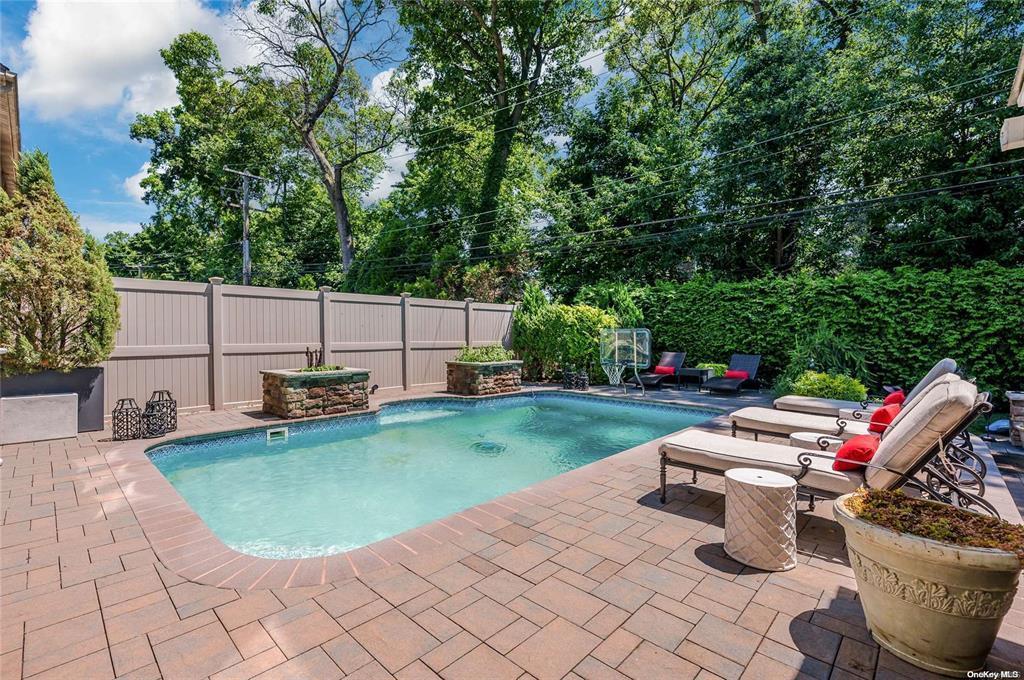 30 of 37 - 875 Catalpa Drive, Franklin Square, NY