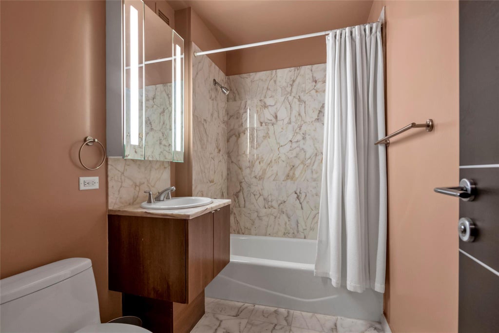 8 of 16 - 107-24 71 Road 7e, Forest Hills, NY
