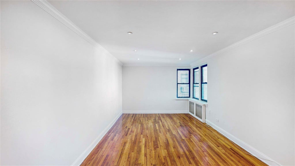 9 of 12 - 66-15 Wetherole Street # #14c, Rego Park, NY