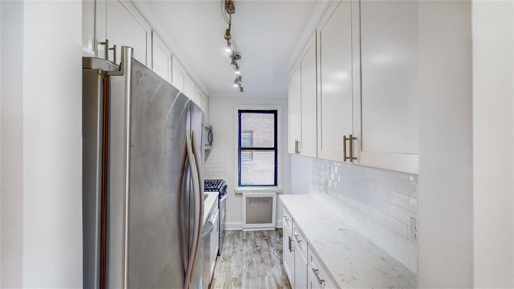 3 of 12 - 66-15 Wetherole Street # #14c, Rego Park, NY