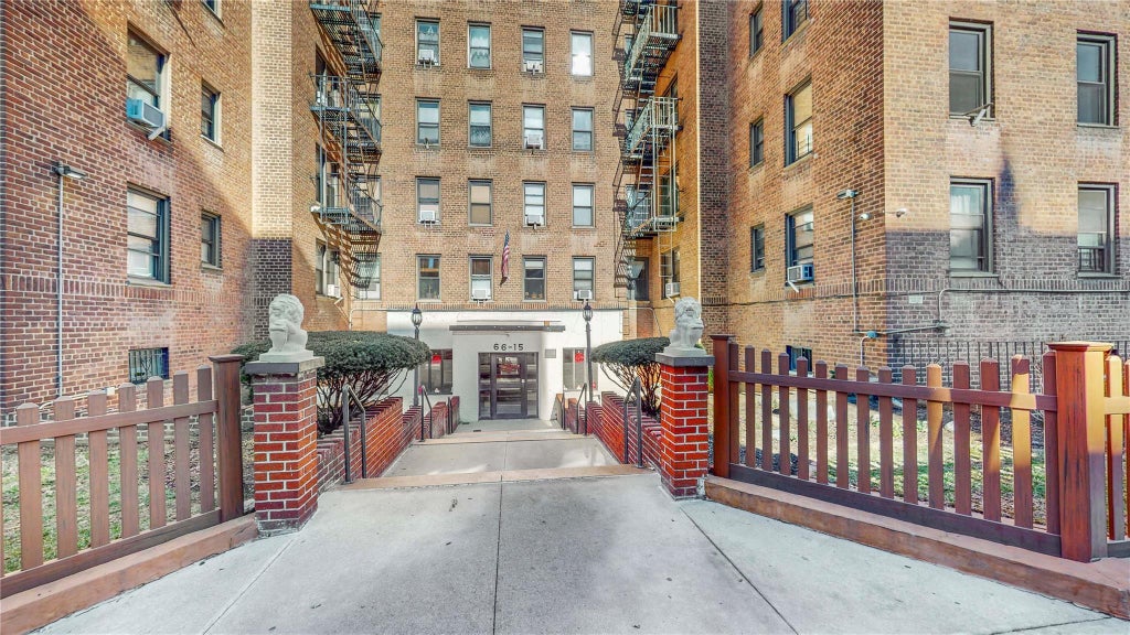 4 of 12 - 66-15 Wetherole Street # #14c, Rego Park, NY