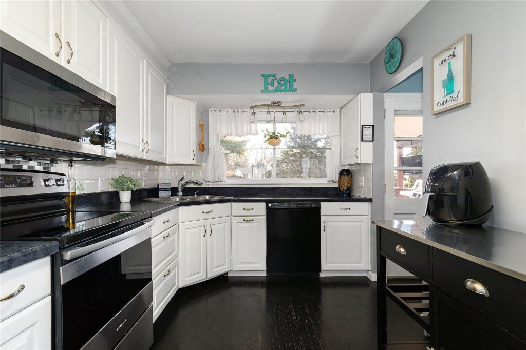 9 of 30 - 11 Cambridge Drive, Red Hook, NY