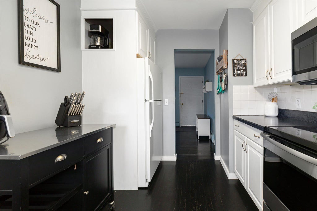 11 of 30 - 11 Cambridge Drive, Red Hook, NY
