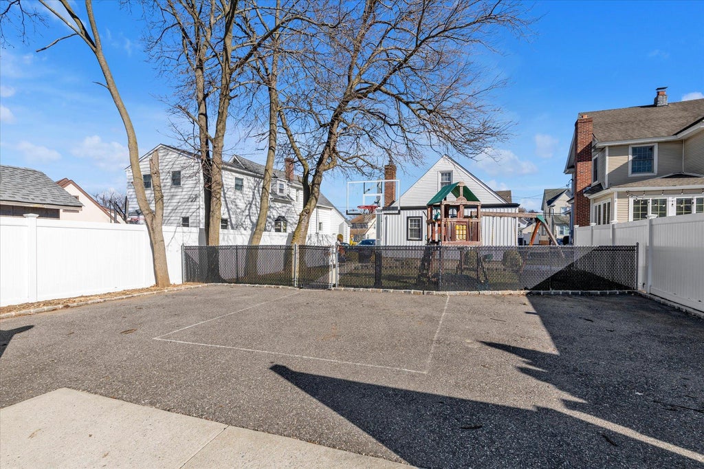 16 of 20 - 54 Peterson Place, Lynbrook, NY