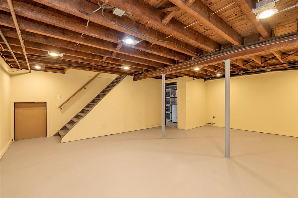 17 of 20 - 54 Peterson Place, Lynbrook, NY