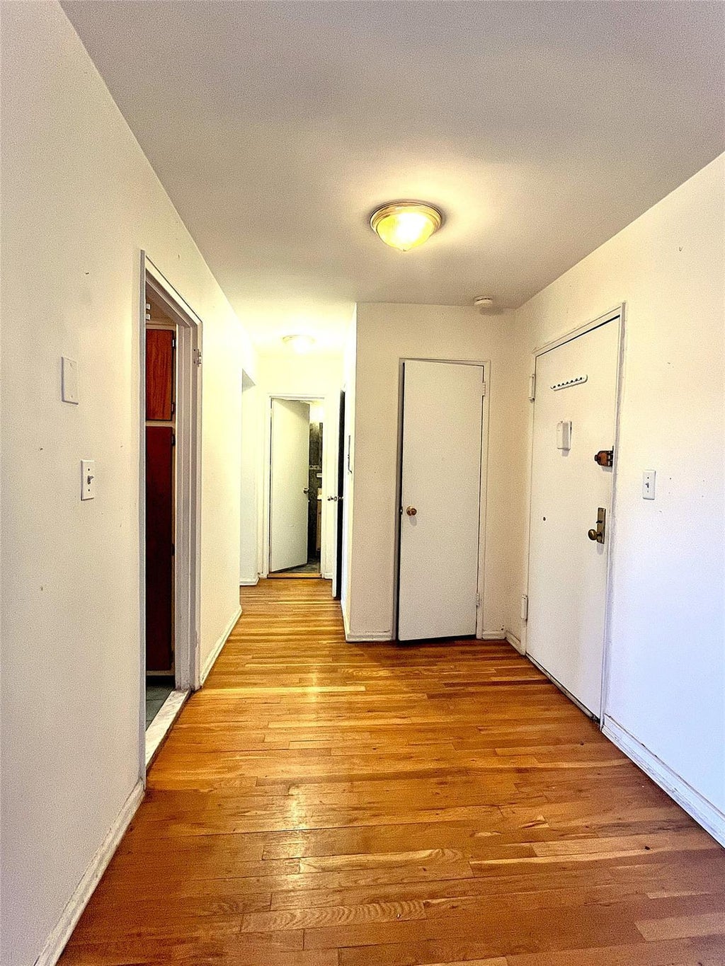 4 of 12 - 60 Hempstead Avenue # 1i, Lynbrook, NY