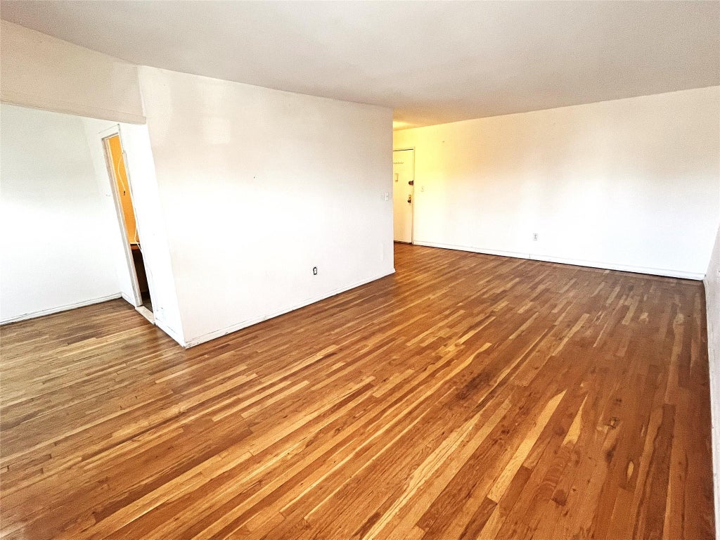 6 of 12 - 60 Hempstead Avenue # 1i, Lynbrook, NY