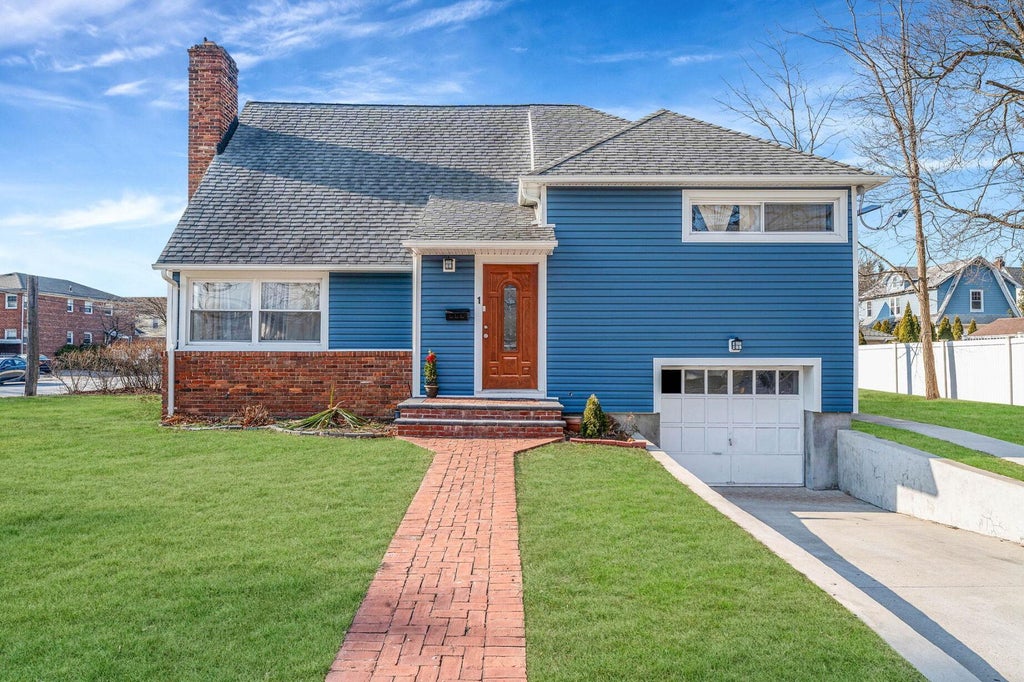1 of 33 - 1 Devon St., Lynbrook, NY