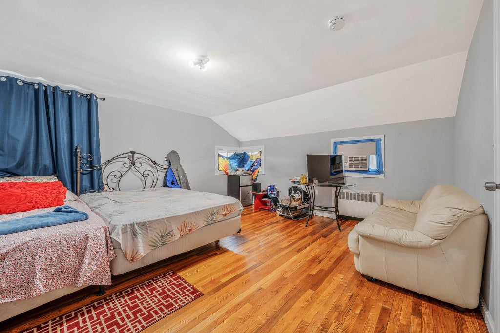 15 of 33 - 1 Devon St., Lynbrook, NY
