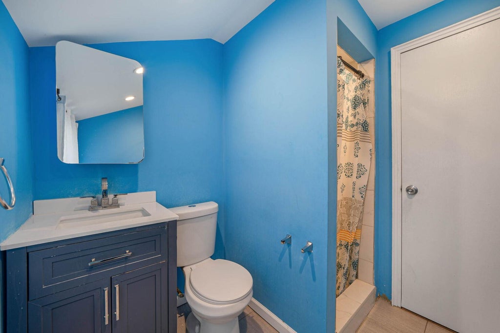 18 of 33 - 1 Devon St., Lynbrook, NY