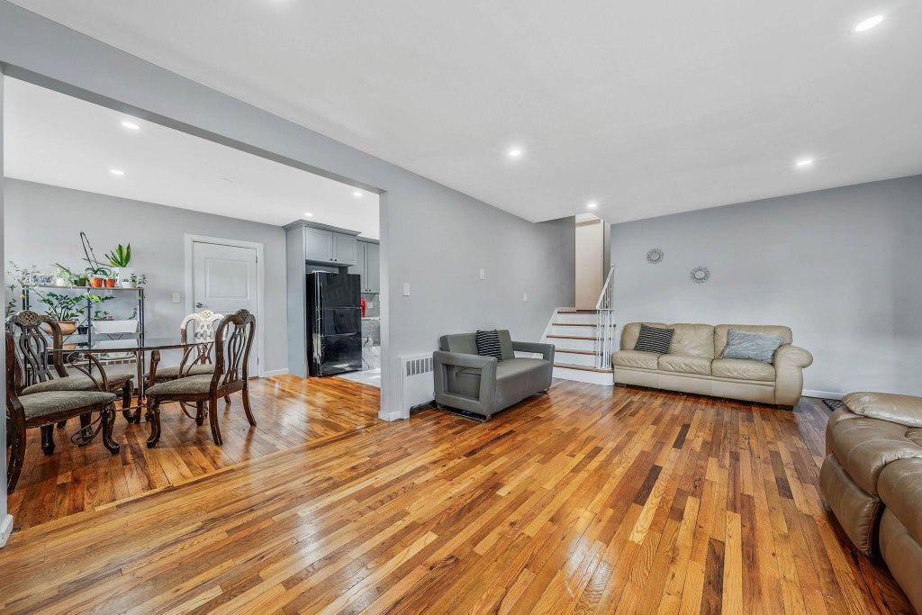 3 of 33 - 1 Devon St., Lynbrook, NY