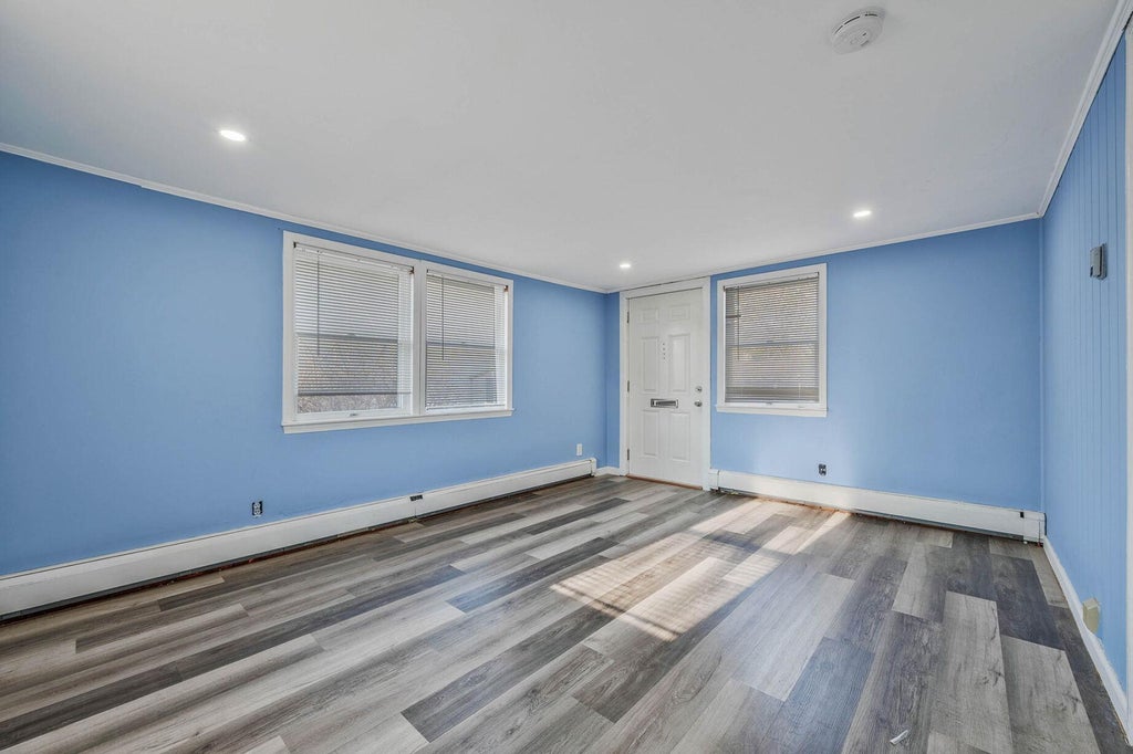 7 of 33 - 1 Devon St., Lynbrook, NY