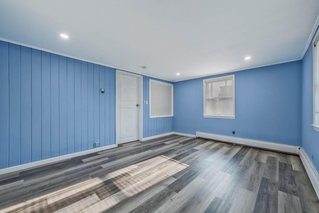 8 of 33 - 1 Devon St., Lynbrook, NY