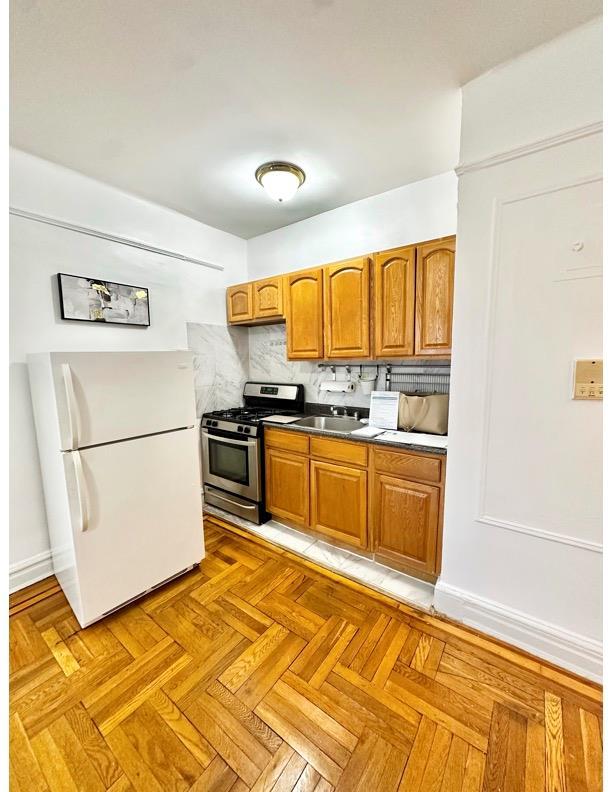 9 of 20 - 32-86 33rd St. # D9, Astoria, NY