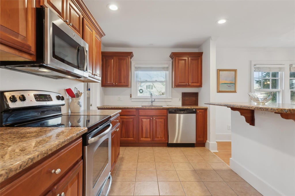 12 of 21 - 2 Estate Road, Center Moriches, NY