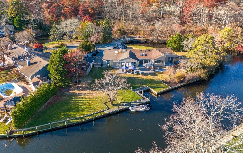 42 of 45 - 32 Biltmore Avenue Avenue, Oakdale, NY