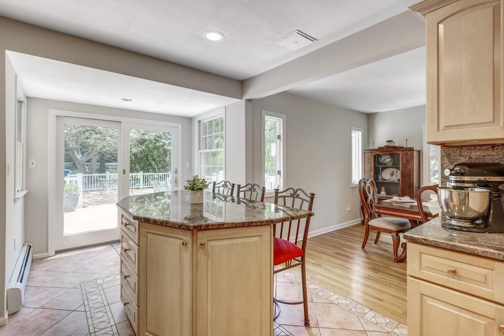 9 of 31 - 30 Greenhill Lane, Huntington, NY