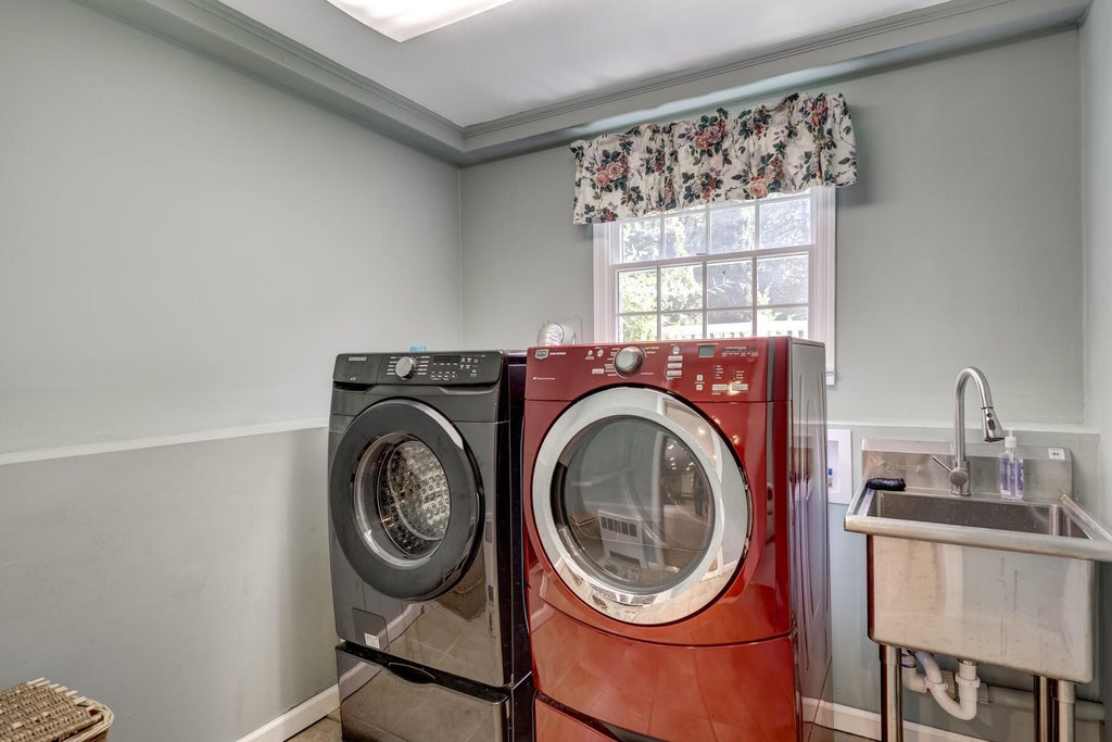 20 of 31 - 30 Greenhill Lane, Huntington, NY