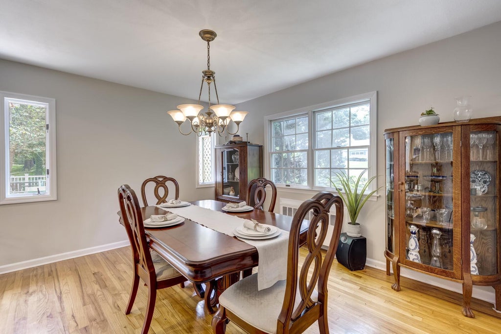 6 of 31 - 30 Greenhill Lane, Huntington, NY