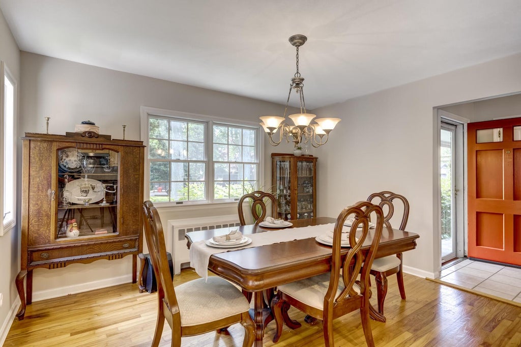 7 of 31 - 30 Greenhill Lane, Huntington, NY