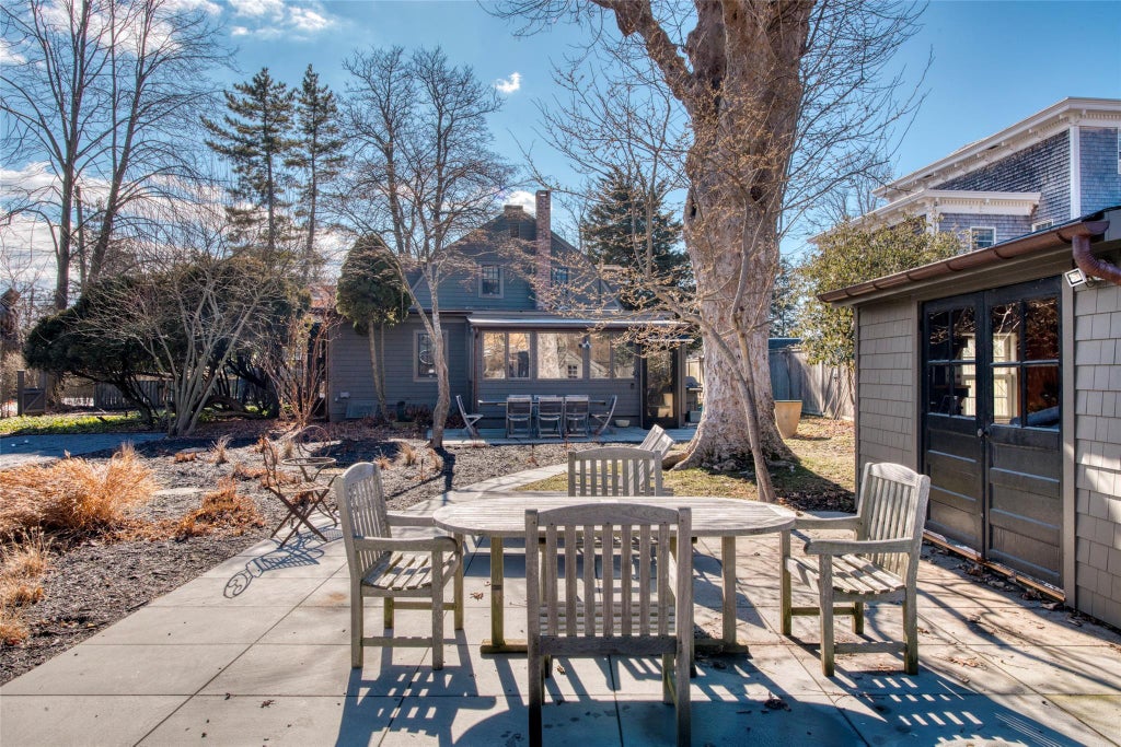 18 of 20 - 22495 Main Road, Orient, NY