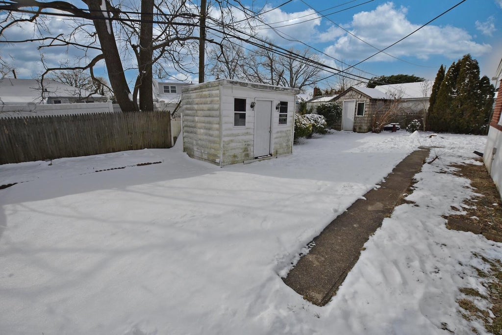 16 of 19 - 2534 Cypress Avenue, East Meadow, NY