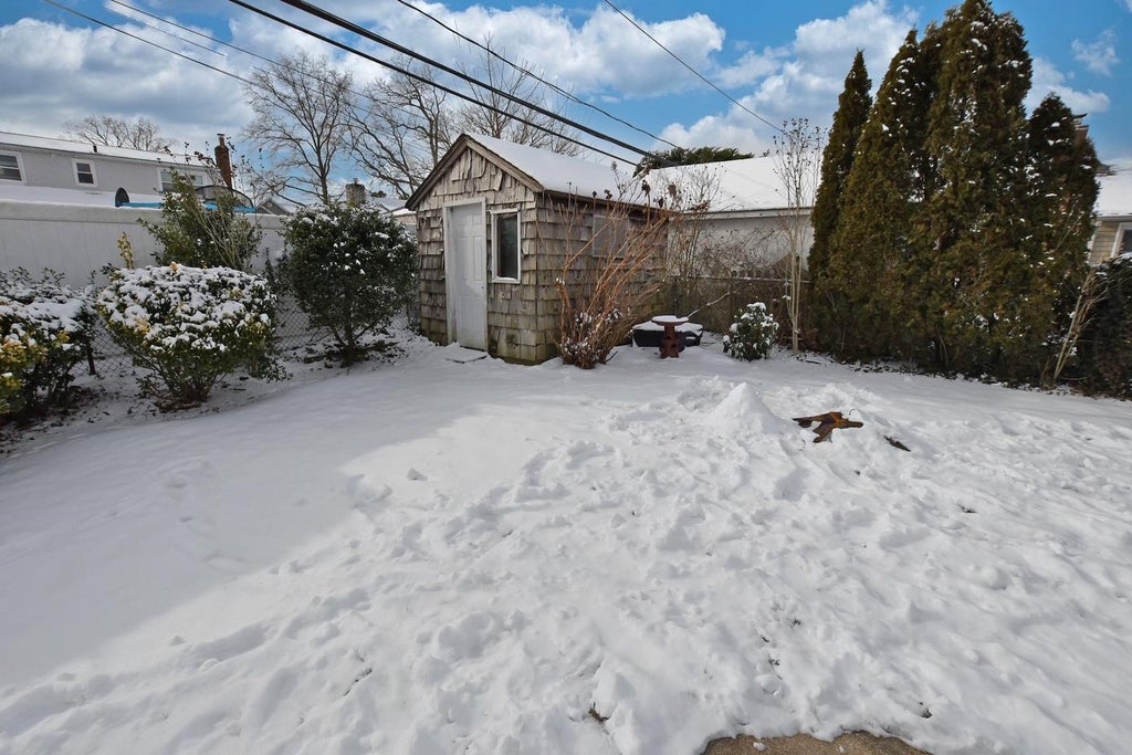 18 of 19 - 2534 Cypress Avenue, East Meadow, NY