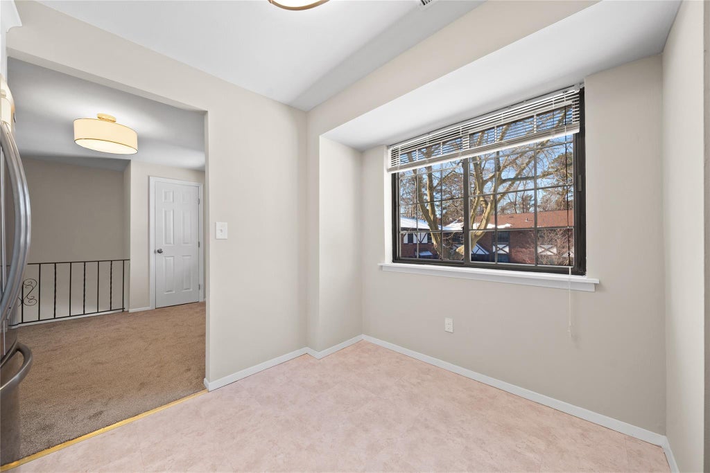 15 of 20 - 38 Pinebrook Place # 38, Bay Shore, NY