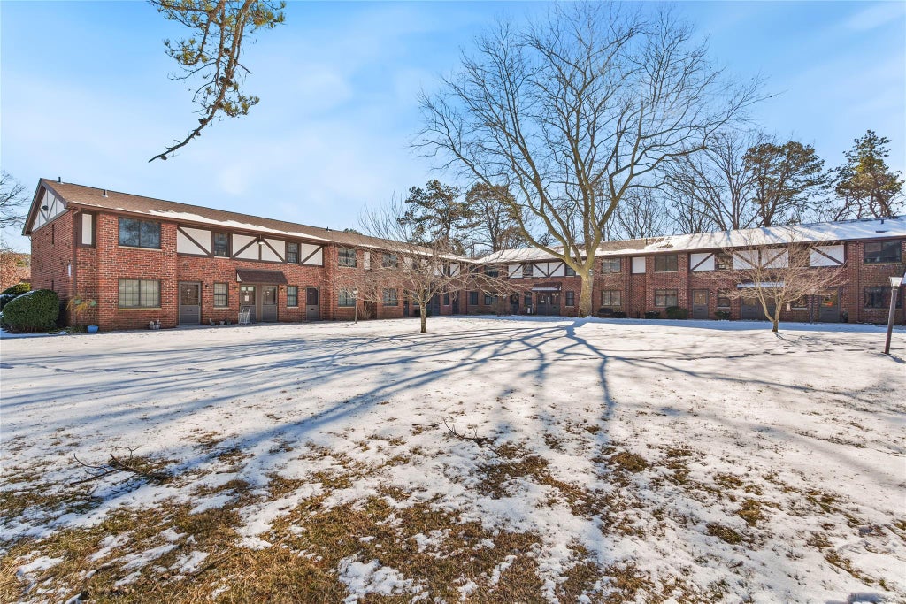 19 of 20 - 38 Pinebrook Place # 38, Bay Shore, NY