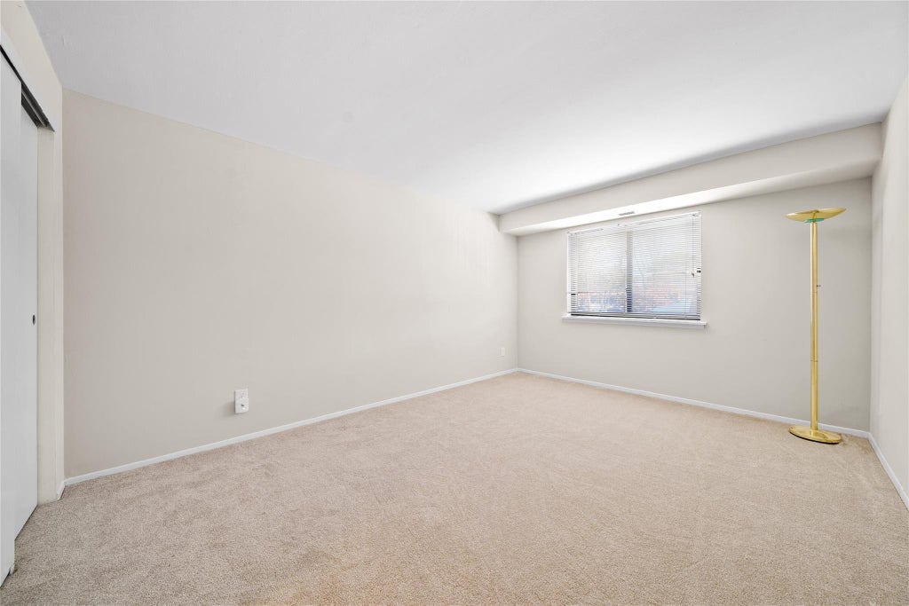 5 of 20 - 38 Pinebrook Place # 38, Bay Shore, NY