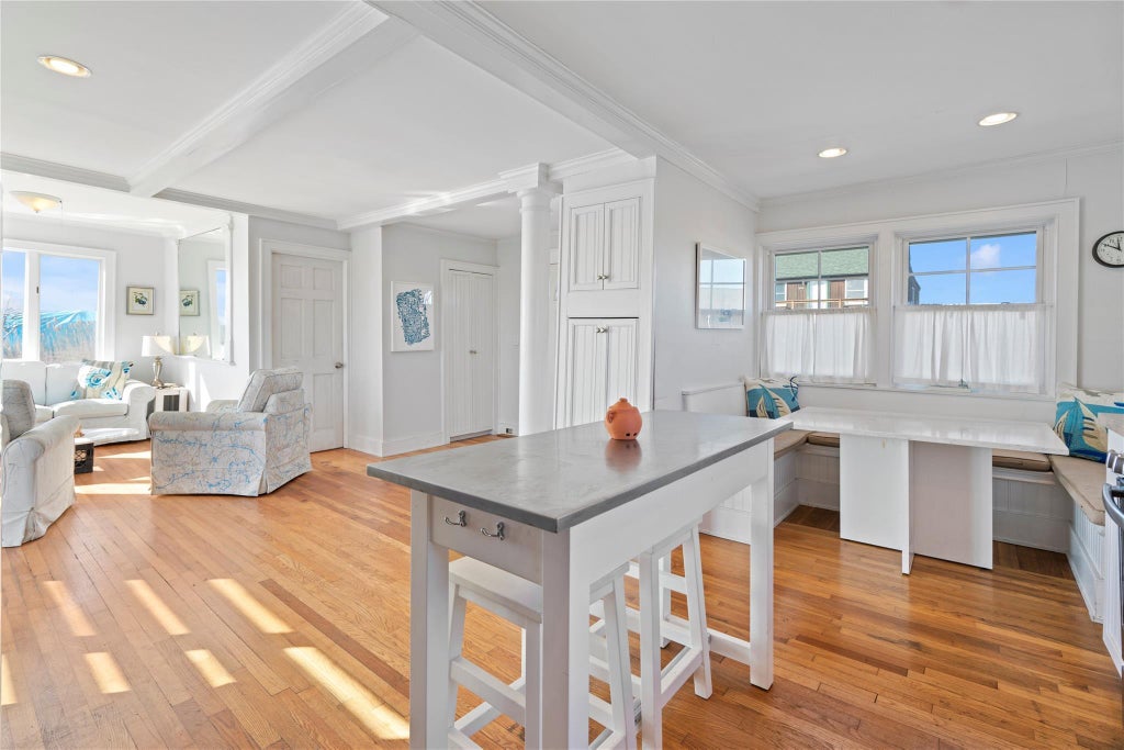 11 of 33 - 706 Riviera Drive, Mastic Beach, NY