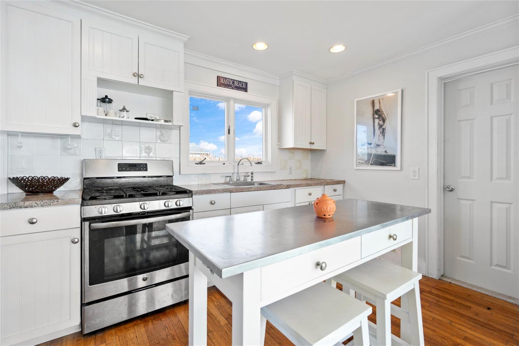 12 of 33 - 706 Riviera Drive, Mastic Beach, NY