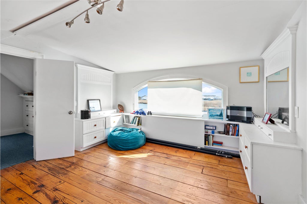 15 of 33 - 706 Riviera Drive, Mastic Beach, NY