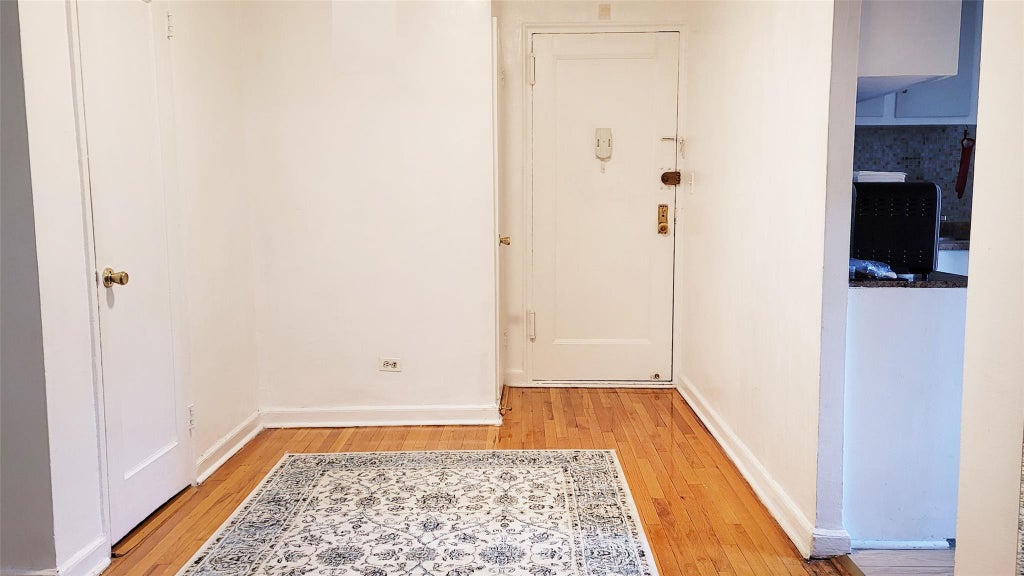 4 of 14 - 99-63 66ave # 9e, Rego Park, NY
