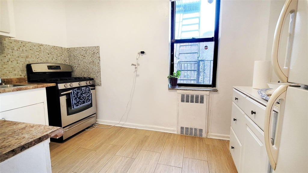 6 of 14 - 99-63 66ave # 9e, Rego Park, NY