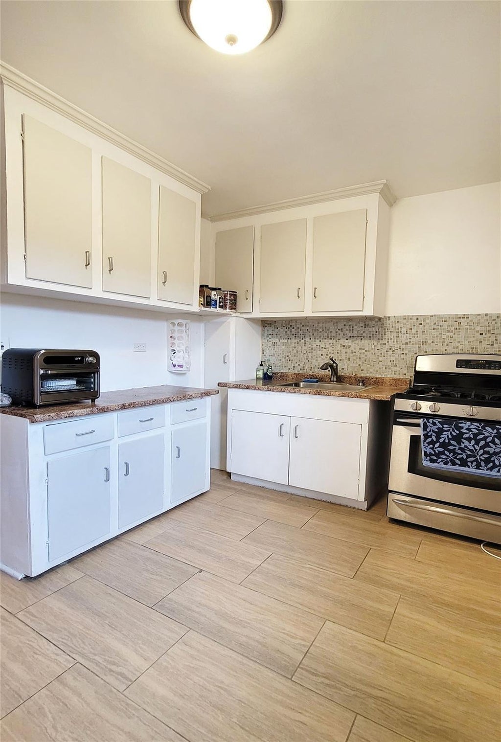 7 of 14 - 99-63 66ave # 9e, Rego Park, NY
