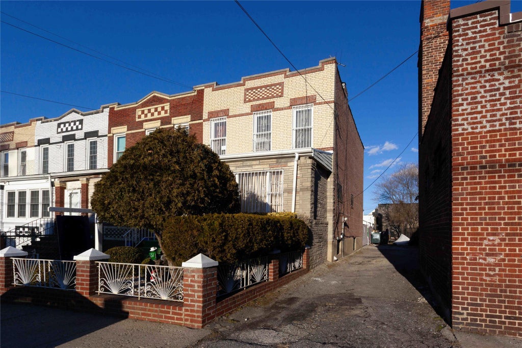 2 of 23 - 9729 127th St., Richmond Hill S., NY