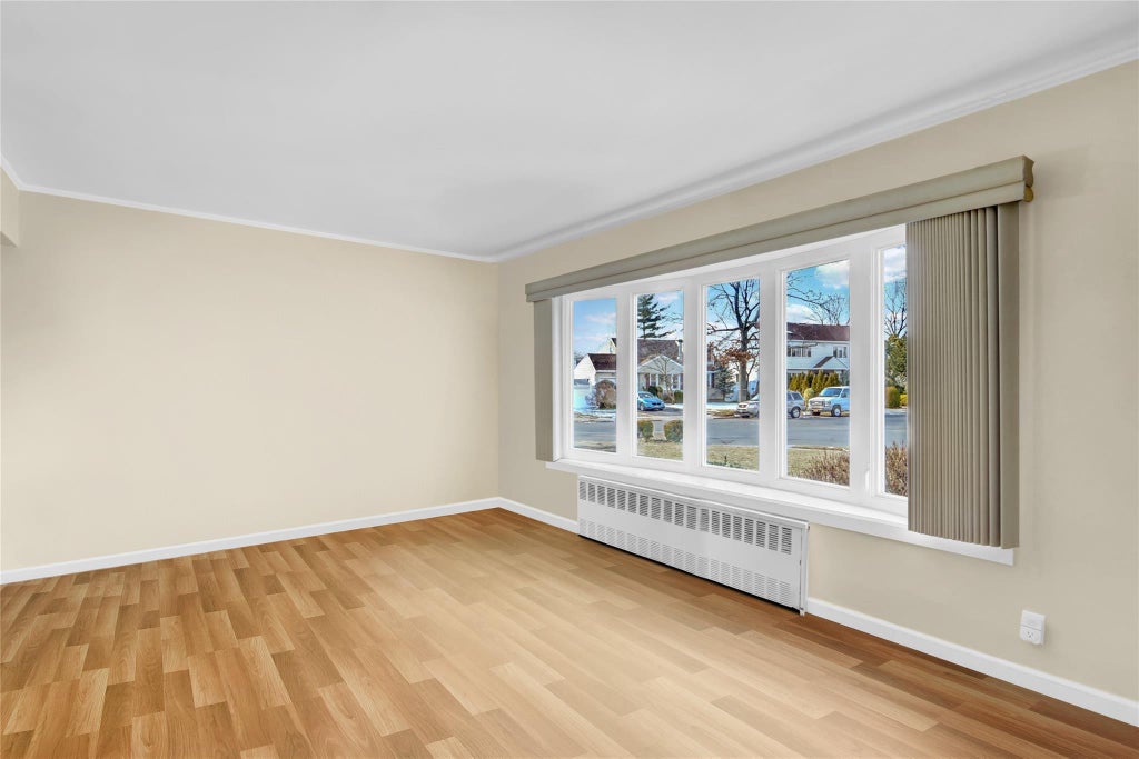 3 of 21 - 1022 Shelburne Drive, Franklin Square, NY