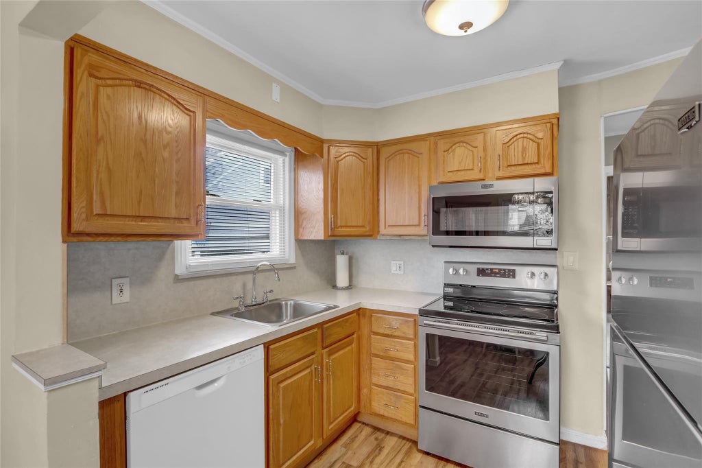 4 of 21 - 1022 Shelburne Drive, Franklin Square, NY