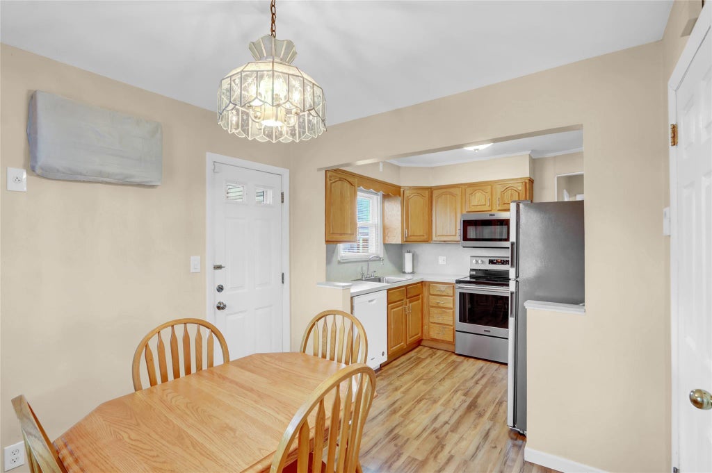 7 of 21 - 1022 Shelburne Drive, Franklin Square, NY