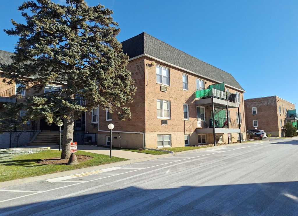 1 of 3 - 570 Broadway # 19b, Lynbrook, NY