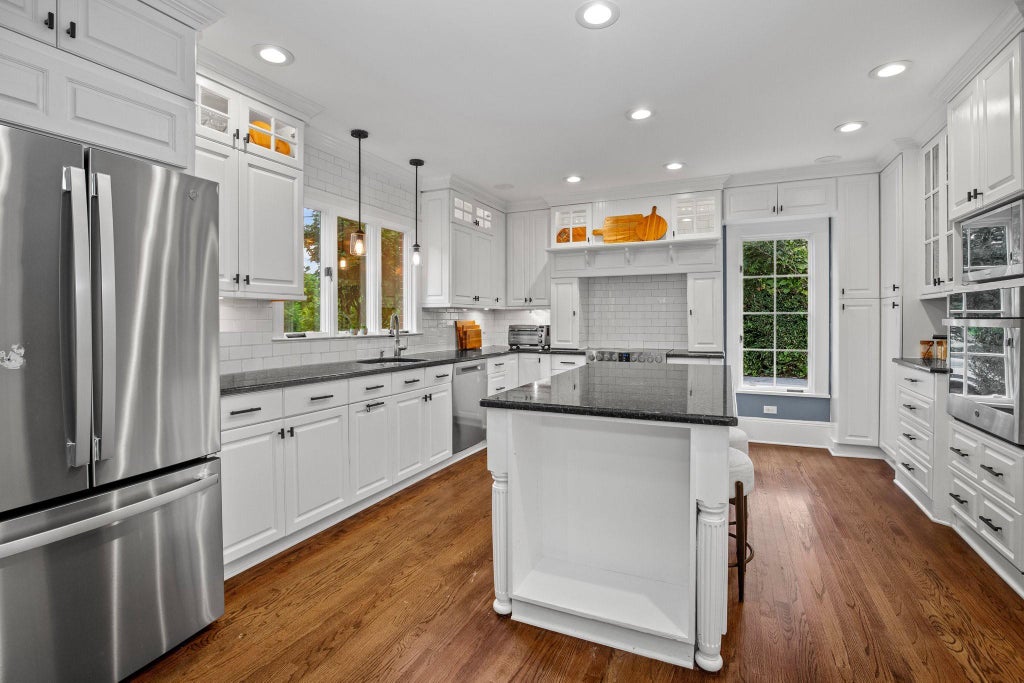 9 of 50 - 400 Rosedale Avenue, White Plains, NY