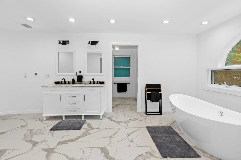 27 of 50 - 400 Rosedale Avenue, White Plains, NY