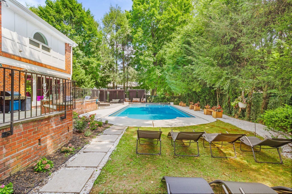 45 of 50 - 400 Rosedale Avenue, White Plains, NY