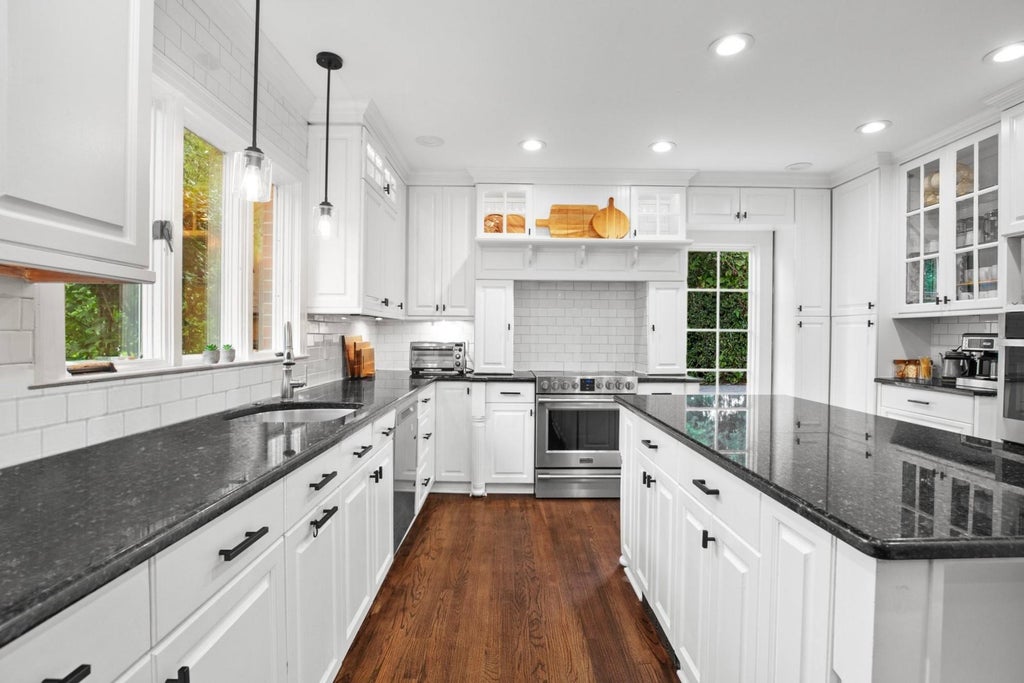 8 of 50 - 400 Rosedale Avenue, White Plains, NY